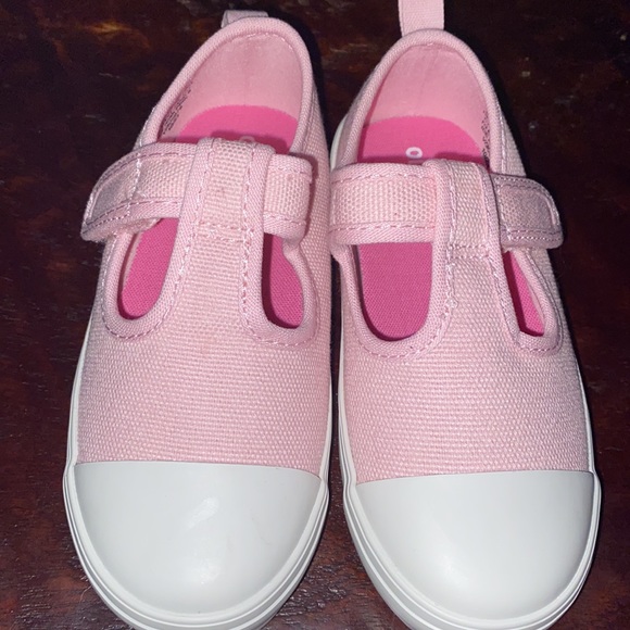 Toddler size 7 shoes 💗💗👟 - Picture 5 of 8